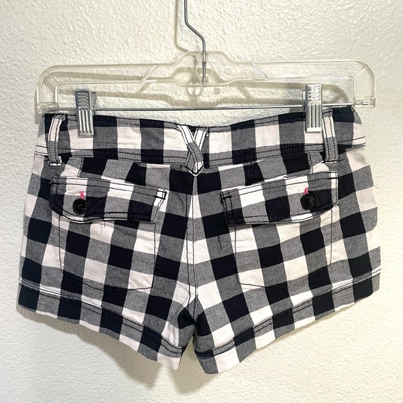 GUESS buffalo plaid low rise booty shorts size 25 - Picture 5 of 9